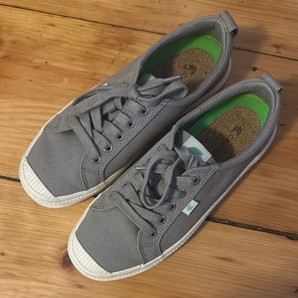 Cariuma Gray Sneakers with White Accents